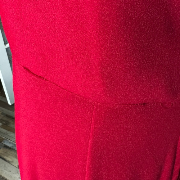 Red evening gown - Picture 7 of 7